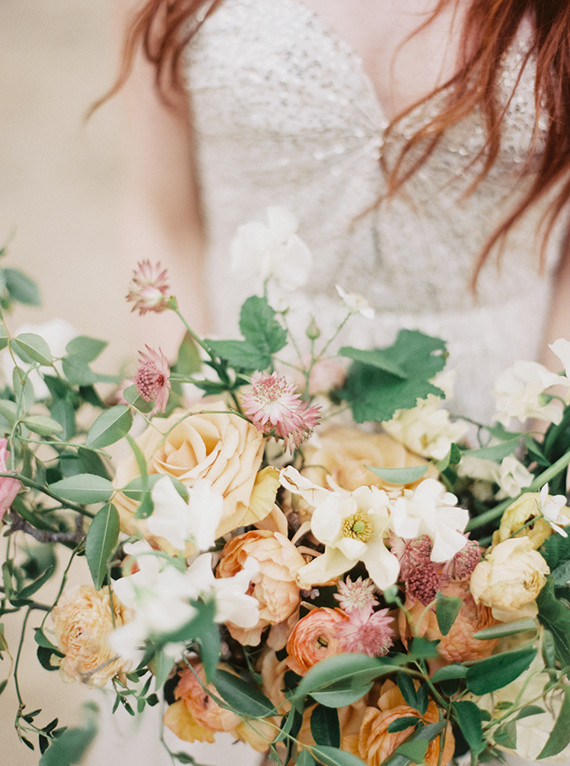 Loose and wild bridal bouquet