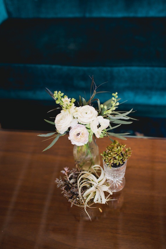 Anemone floral centerpiece