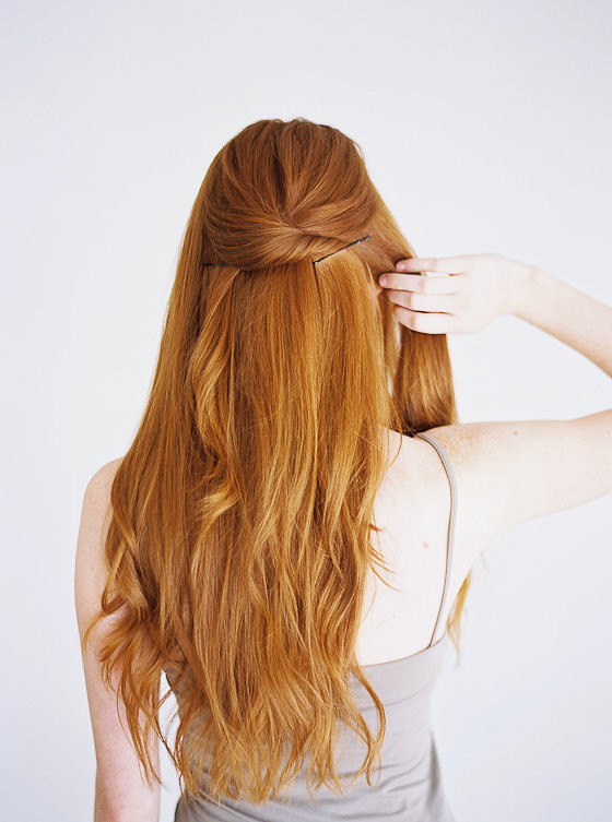 How-to create a low twisted updo