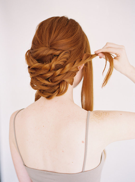 How-to create a low twisted updo Inspiration