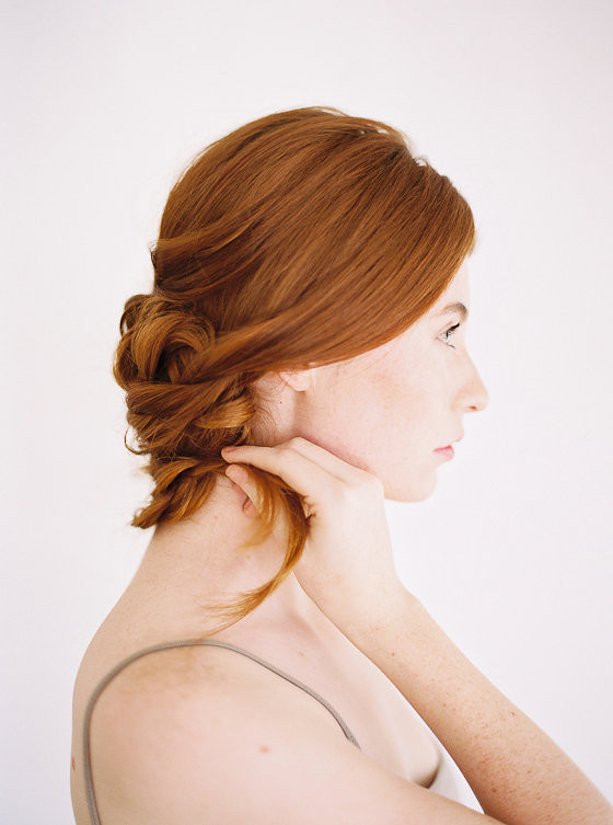How-to create a low twisted updo