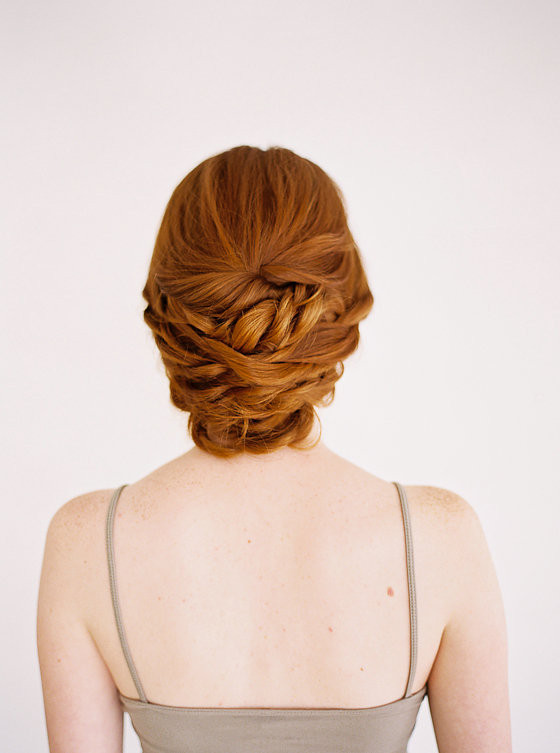 How-to create a low twisted updo Inspiration
