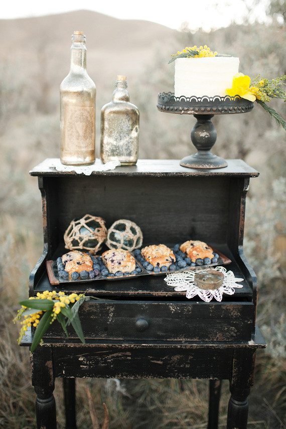Vintage dessert table