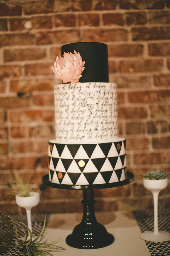 Modern Black and White Wedding Cake Inspiration