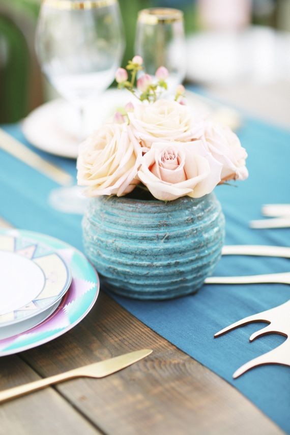 Pink roses with modern vase