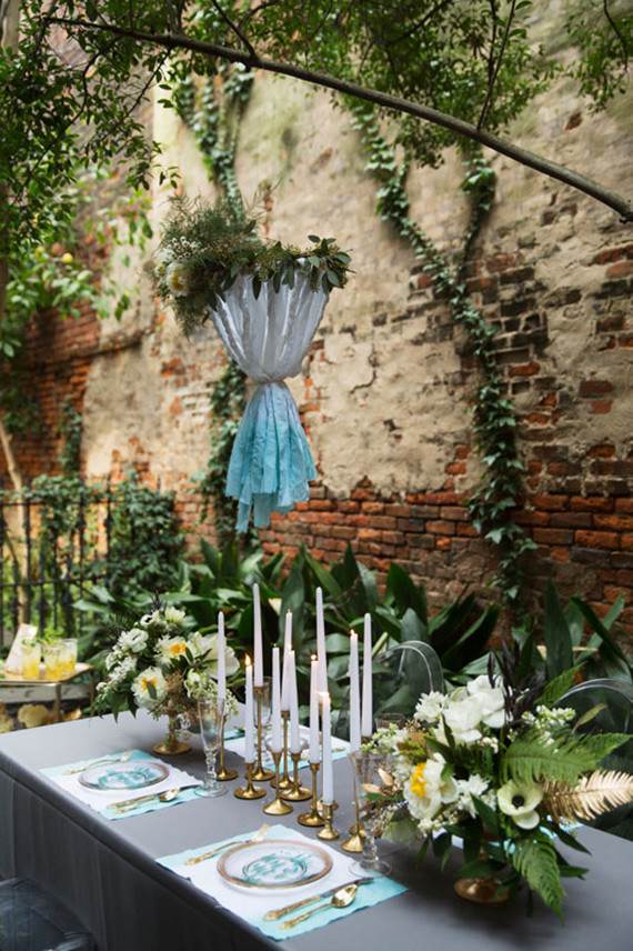 Aqua and gold modern tablescape Inspiration