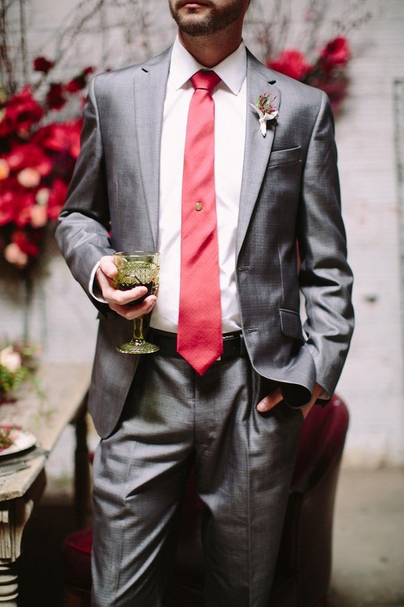 Red grooms tie