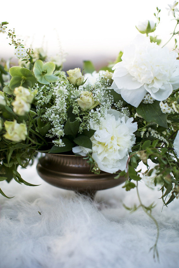 White and gold wedding inspiration