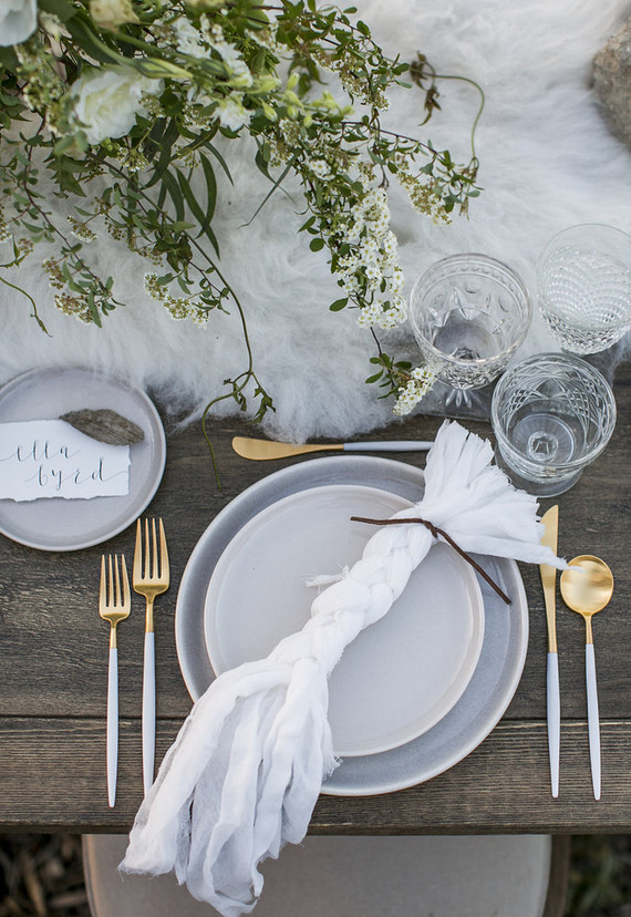 White and gold wedding inspiration