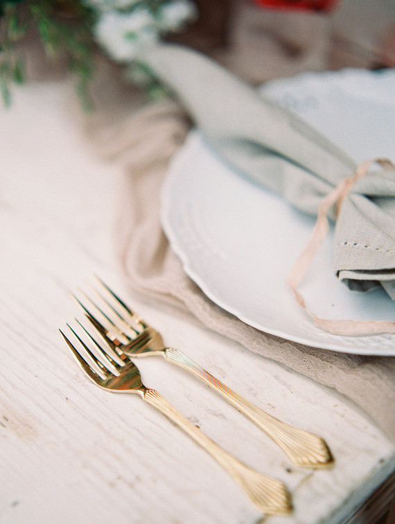 Pink and gold tablescape