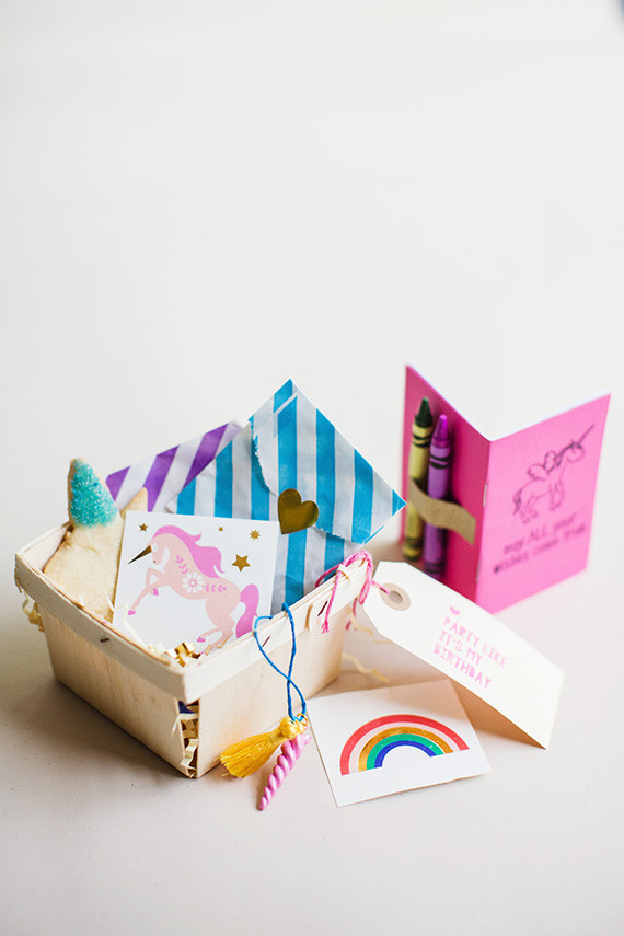 Unicorn party favors Inspiration