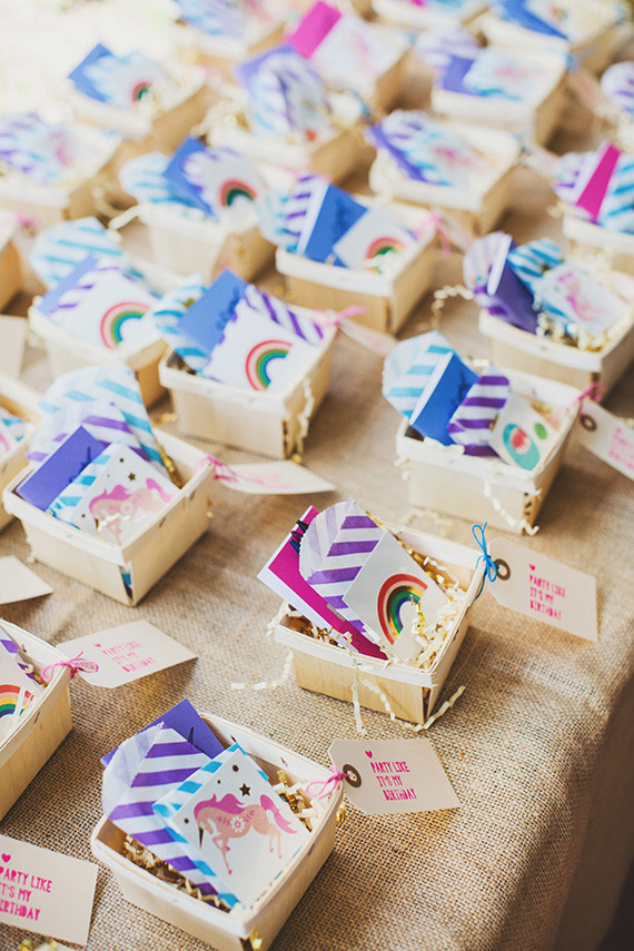 Unicorn party favors Inspiration