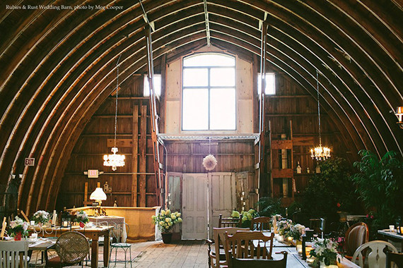 Rubies & Rust Barn wedding venue Inspiration