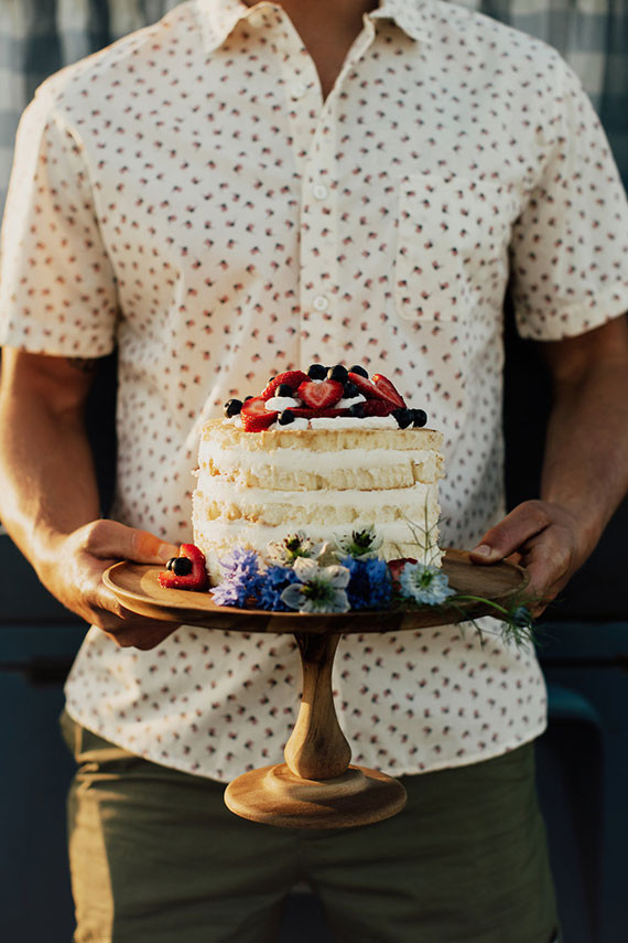 Berry naked cake