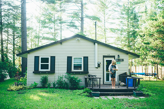 Cottage maternity photos