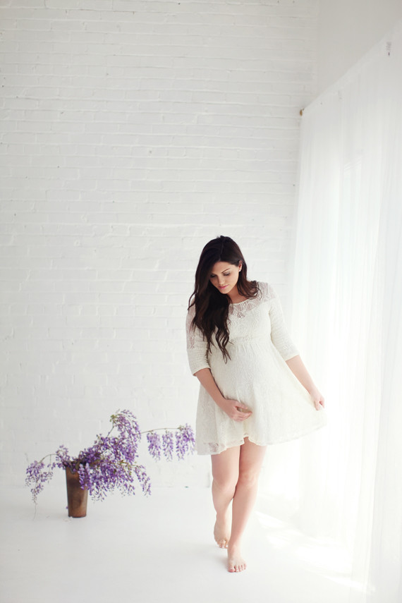 Floral studio maternity photos by Tracy Layne