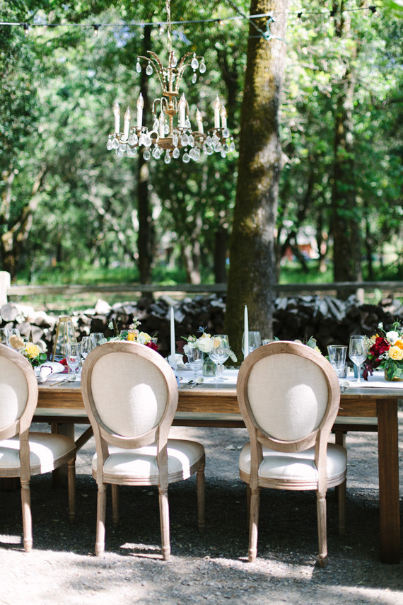 Outdoor dinner party decor