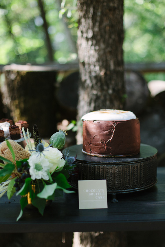 Outdoor dinner party cake