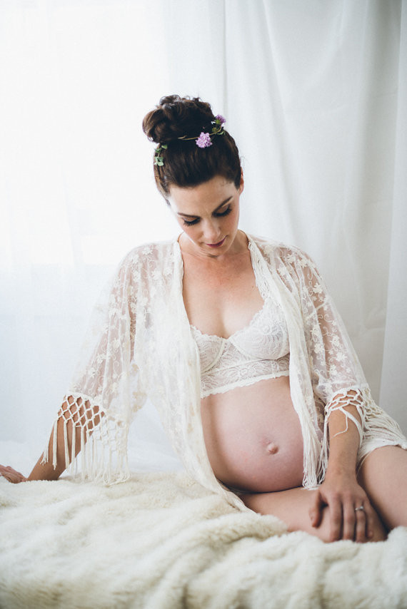 Mother-daughter maternity photos