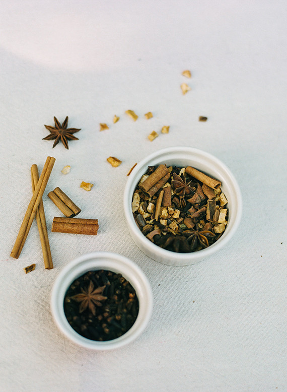 Holiday mulled wine ingredients