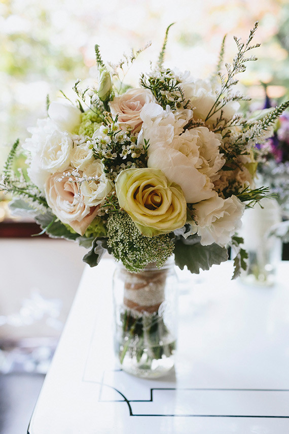 Rose and peony light colored bouquet