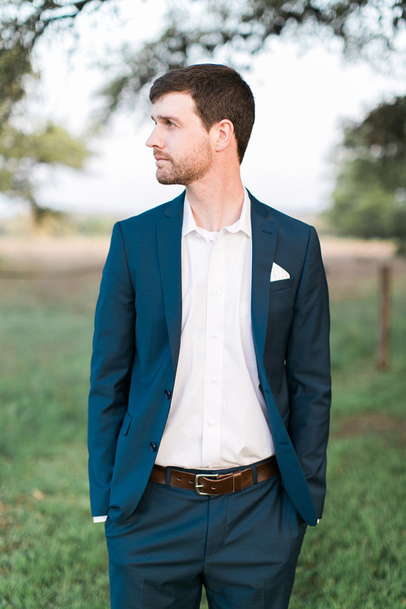 Outdoor groom portrait