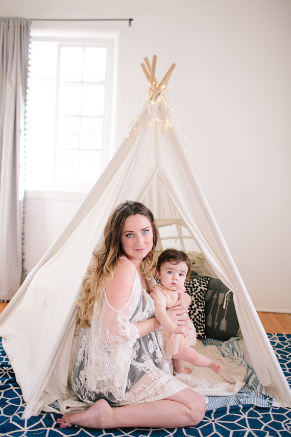 mother daughter maternity photos by Heather Kincaid