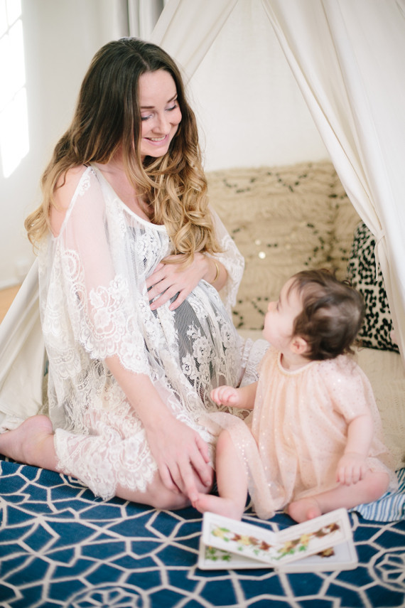 mother daughter maternity photos by Heather Kincaid