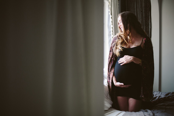 mother daughter maternity photos by Heather Kincaid