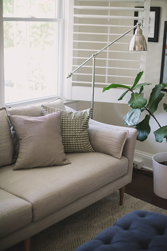 simple modern newborn photos