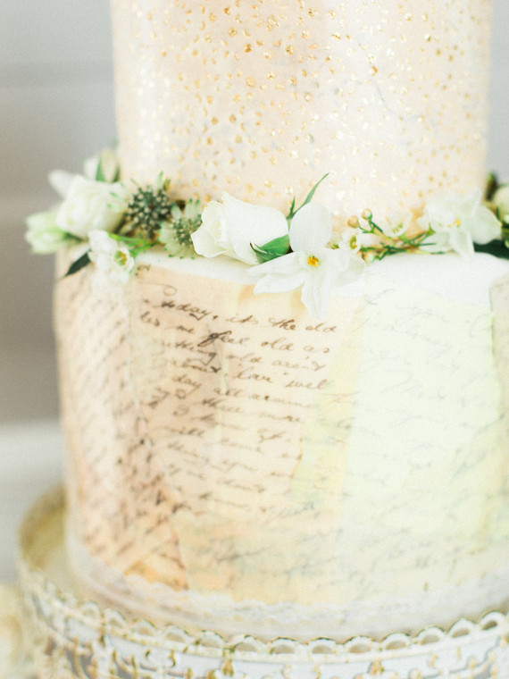 Vintage wedding cake