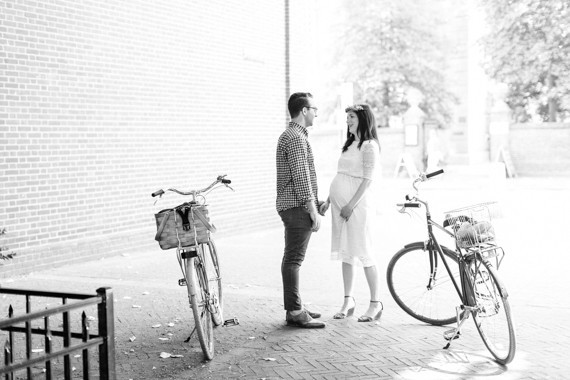 Maternity photos with bikes