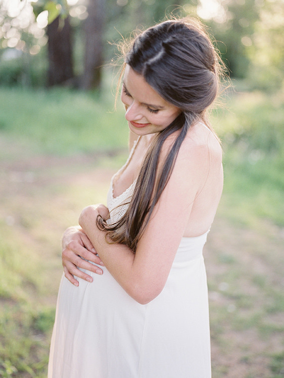 Simple bohemian maternity photos