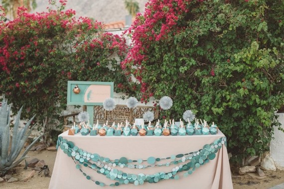 Geometric escort card table