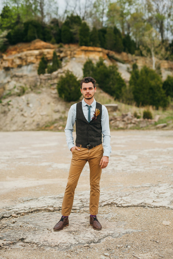 Outdoor groom portrait