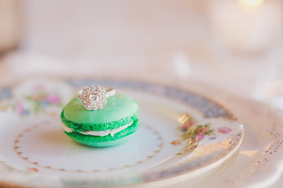 Green macaroon with ring