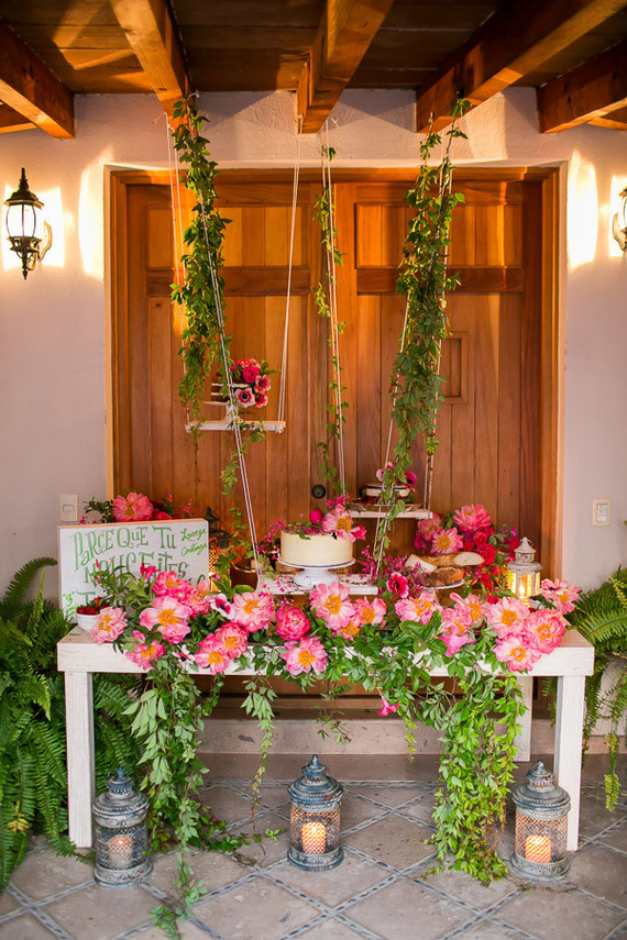 floral dessert table
