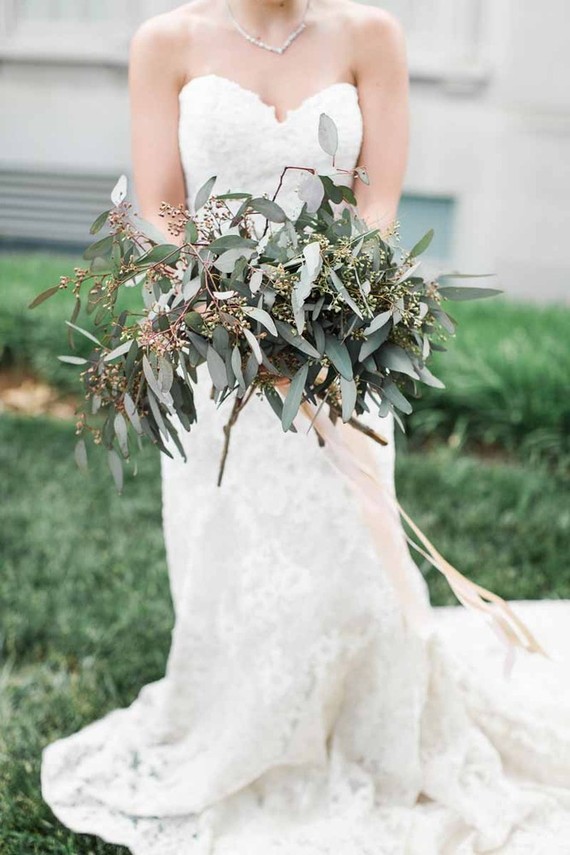 Spring wedding florals