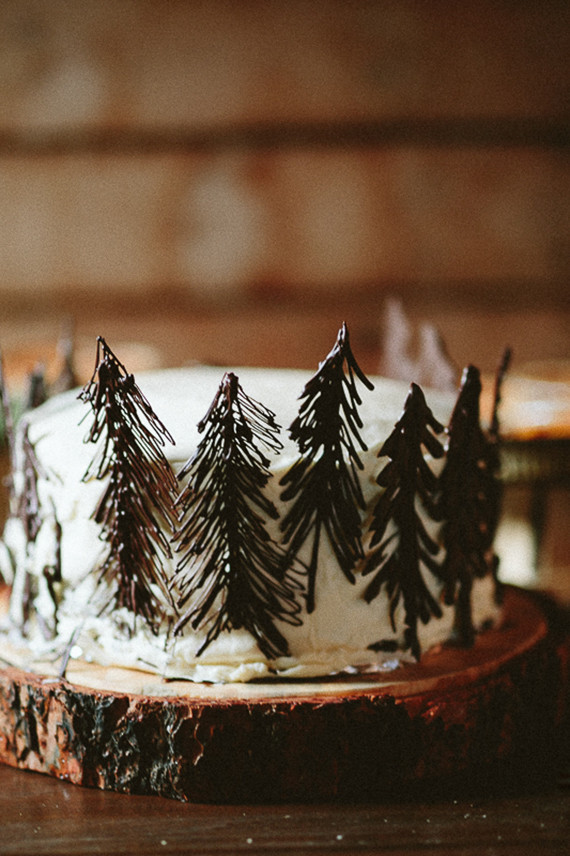 Rustic wedding cake