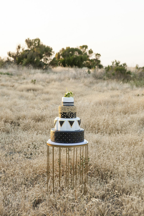 Modern wedding cake