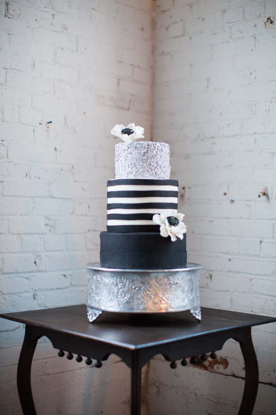 Modern wedding cake