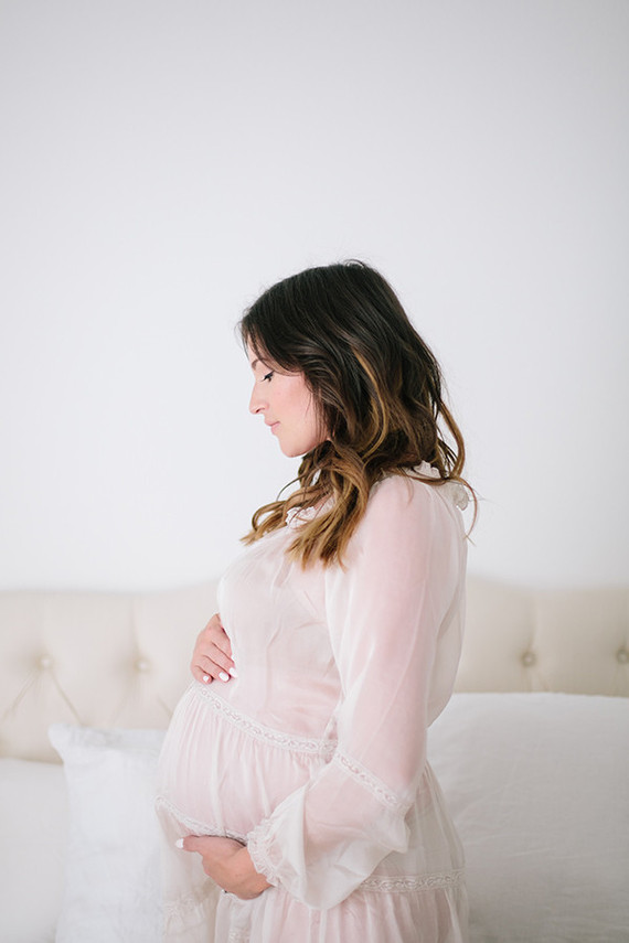 glamorous maternity photos of Catherine
