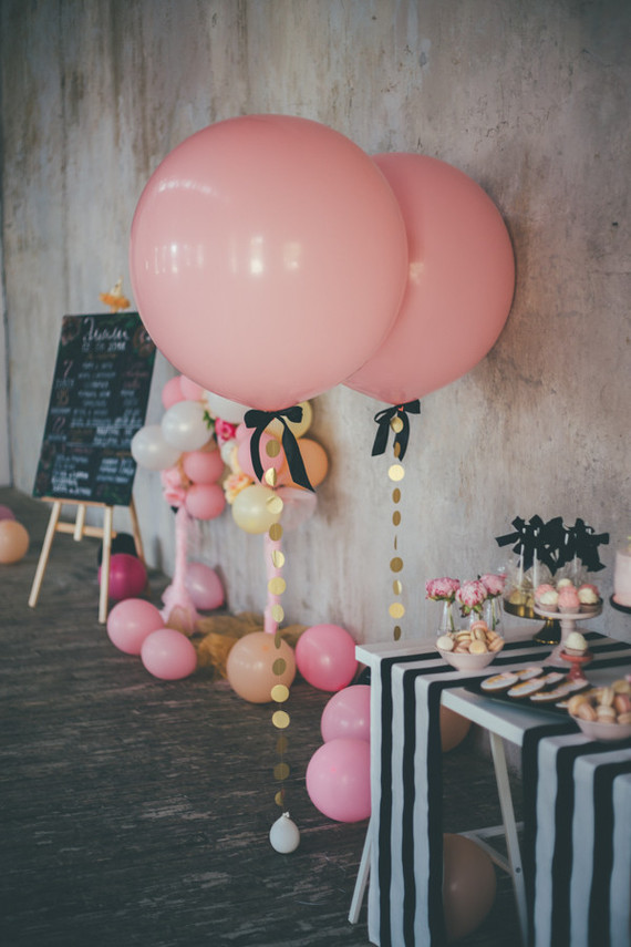 pink balloons