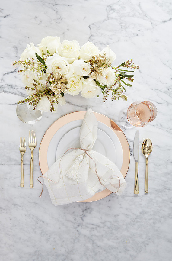Glam dinnerware idea