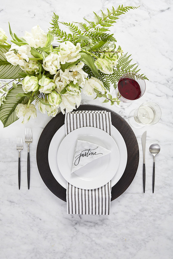 Modern dinnerware idea