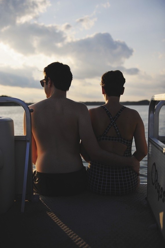 Lakeside maternity photos