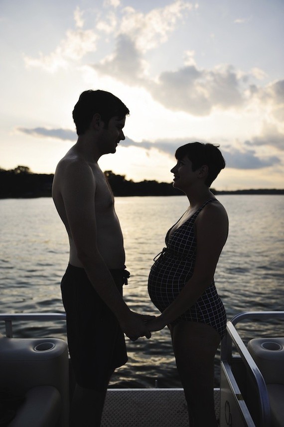 Lakeside maternity photos