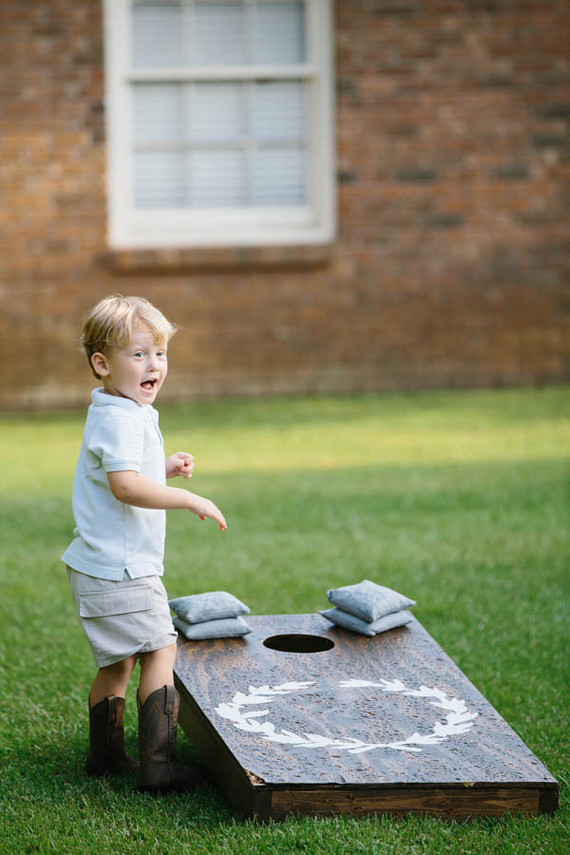 backyard cornhole