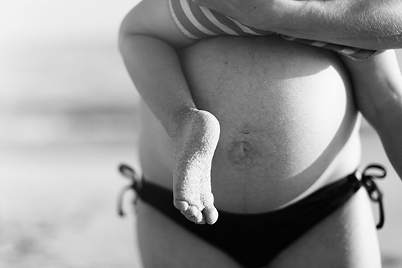 beach maternity photos in LA