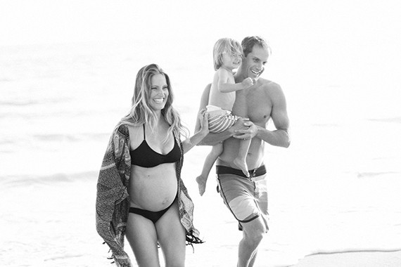 beach maternity photos in LA